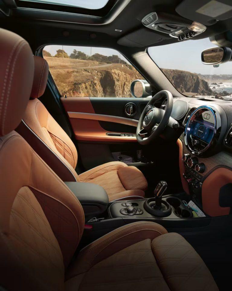 MINI-USA-Countryman-Interior-2-v3.jpg